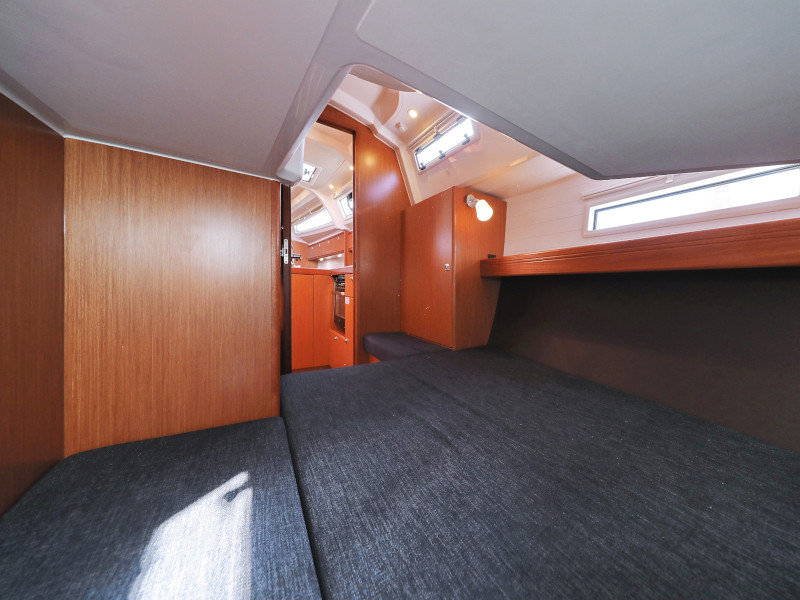 Bavaria Cruiser 37 — photo 107