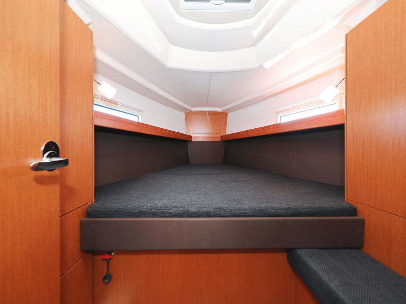 Bavaria Cruiser 37 — photo 58