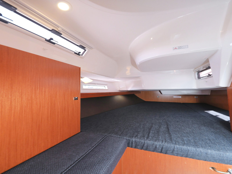 Bavaria Cruiser 37 — photo 90