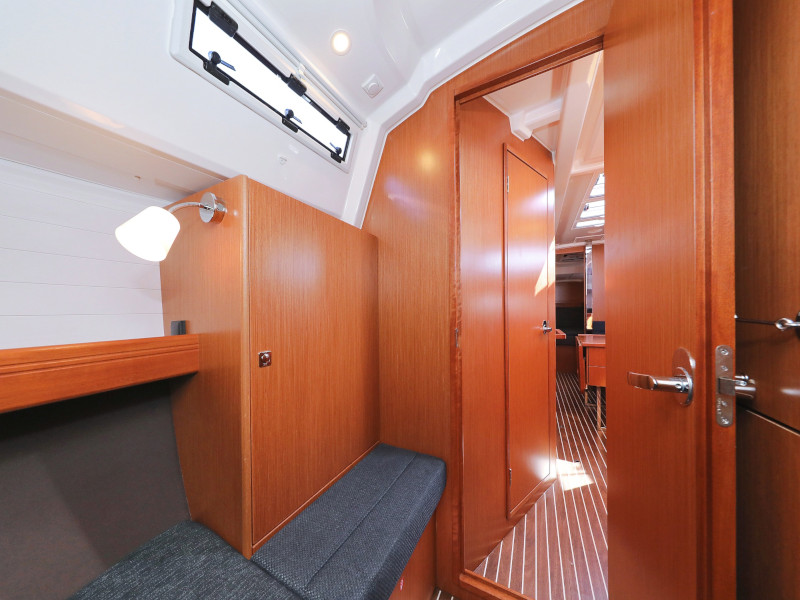 Bavaria Cruiser 37 — photo 95