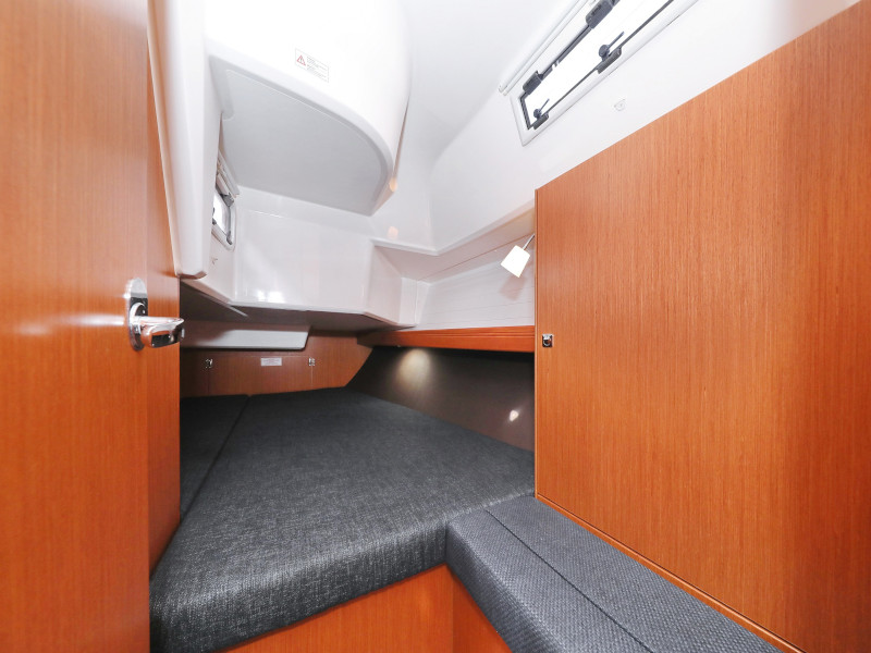 Bavaria Cruiser 37 — photo 106