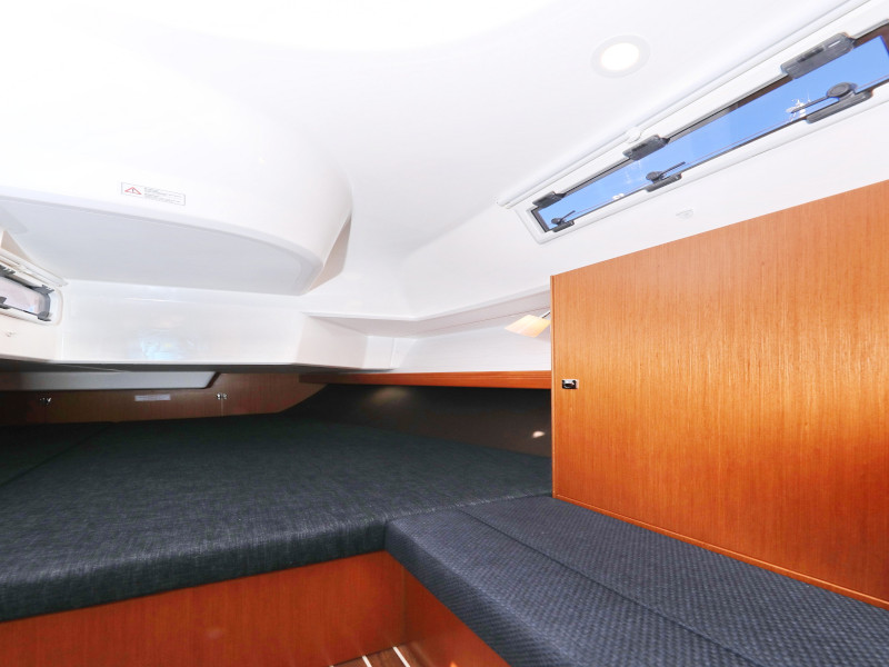 Bavaria Cruiser 37 — photo 7