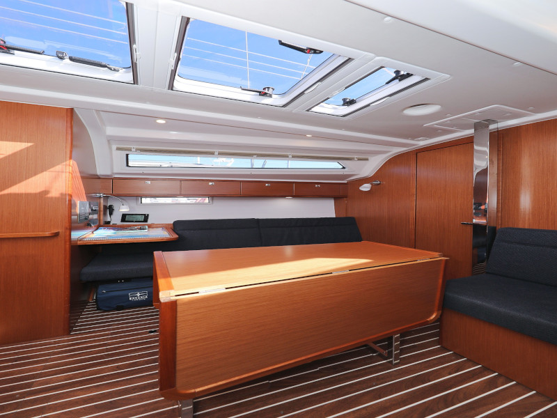Bavaria Cruiser 37 — photo 19