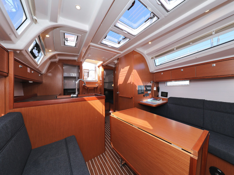 Bavaria Cruiser 37 — photo 104