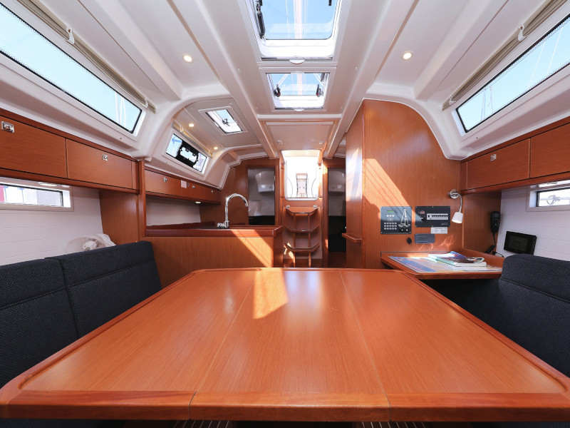 Bavaria Cruiser 37 — photo 43