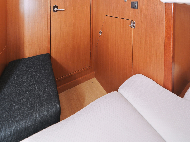 Bavaria 36 Cruiser — photo 11