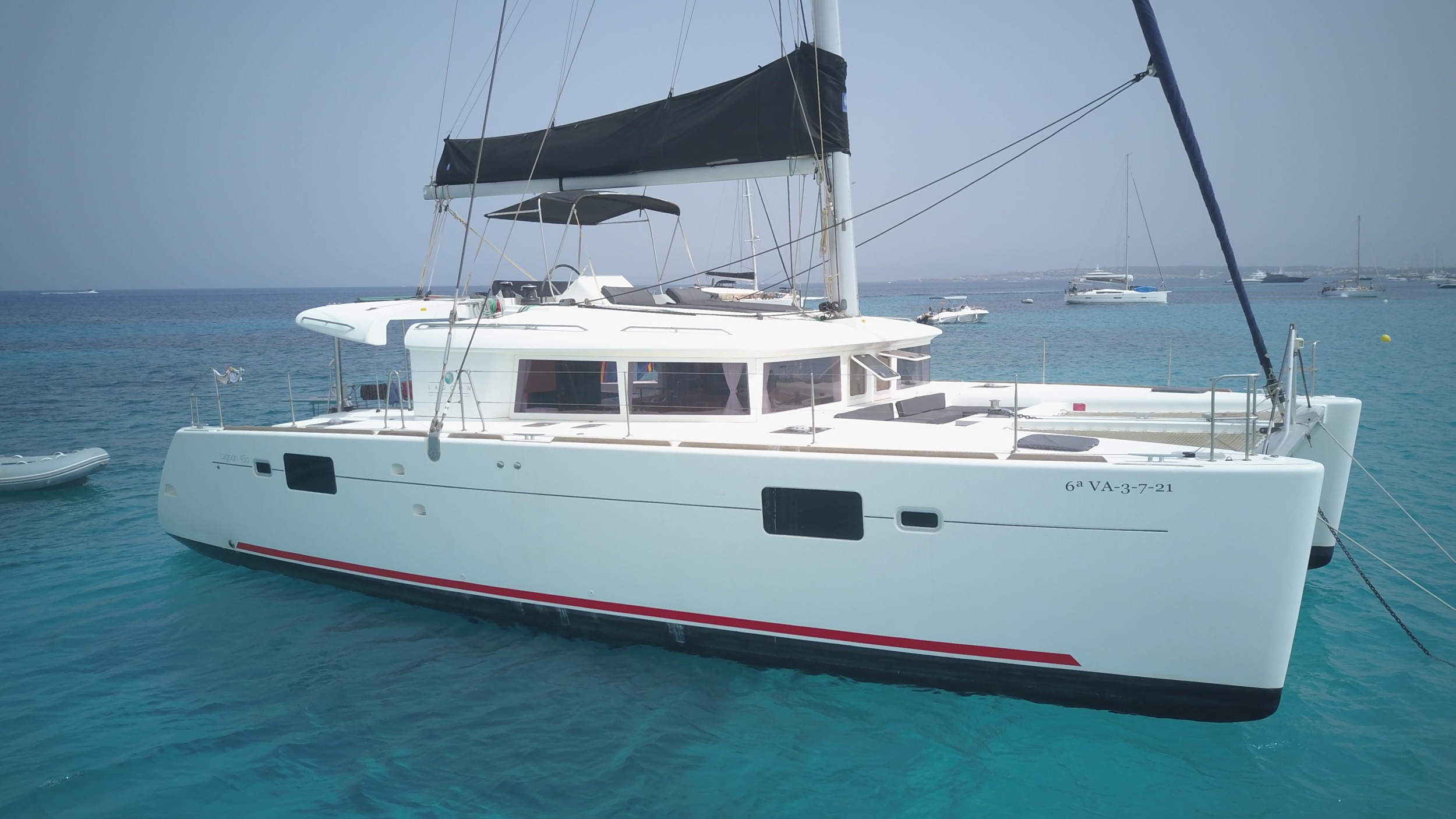 Lagoon 450 Flybridge — photo 7
