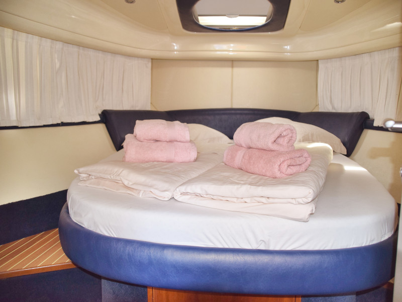 Fairline Phantom 40 — photo 20