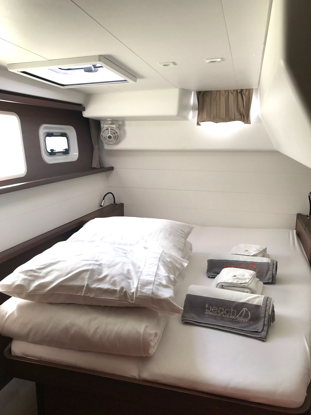 Lagoon 450 F — photo 4