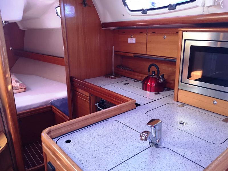 Bavaria 34 Cruiser — photo 3