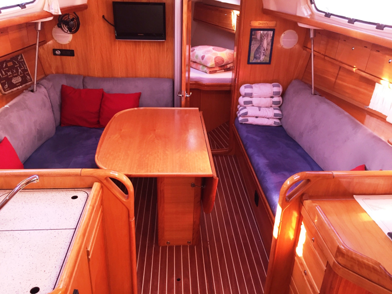 Bavaria 34 Cruiser — photo 6