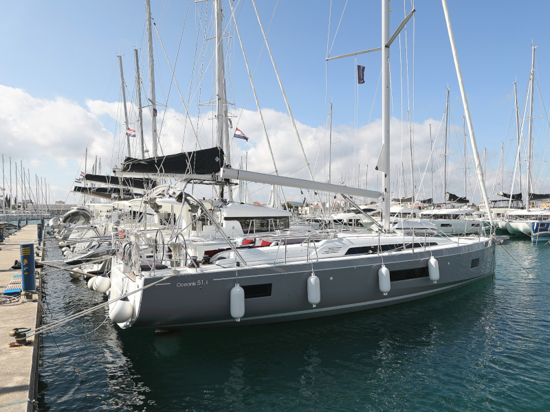 Oceanis 51.1 — photo 40