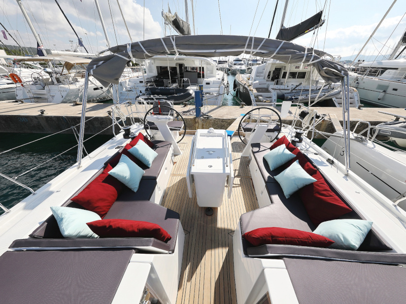 Oceanis 51.1 — photo 44