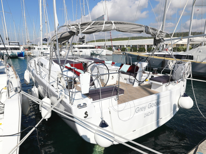 Oceanis 51.1 — photo 10