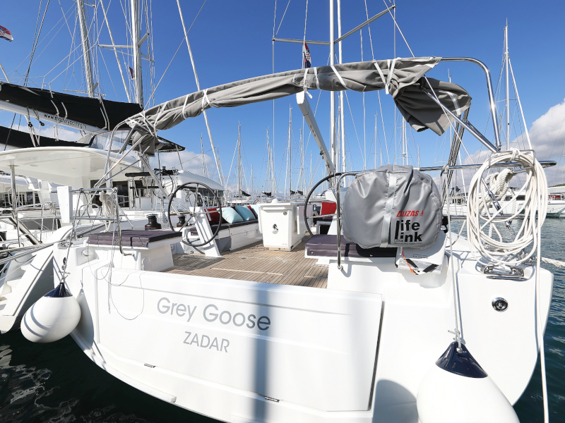 Oceanis 51.1 — photo 25