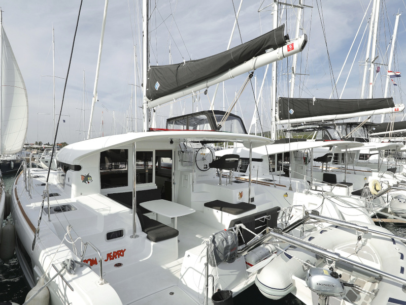 Lagoon 40 — photo 24