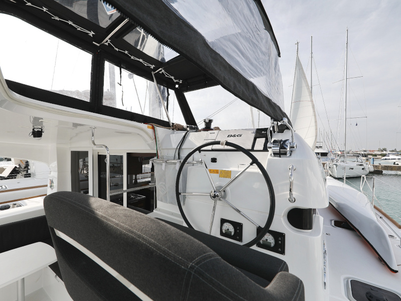Lagoon 40 — photo 7