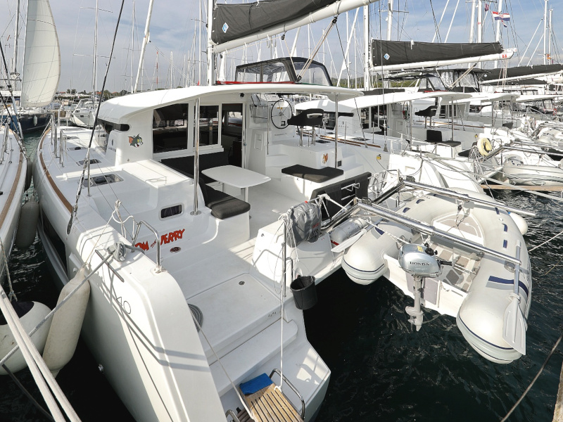 Lagoon 40 — photo 34