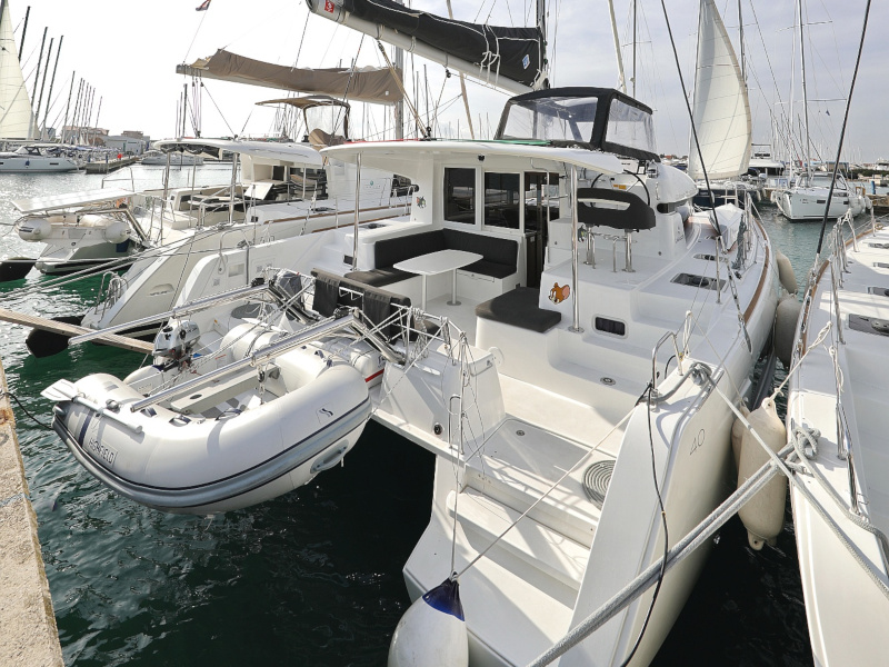 Lagoon 40 — photo 8