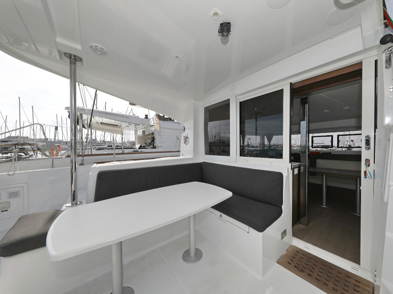 Lagoon 40 — photo 32