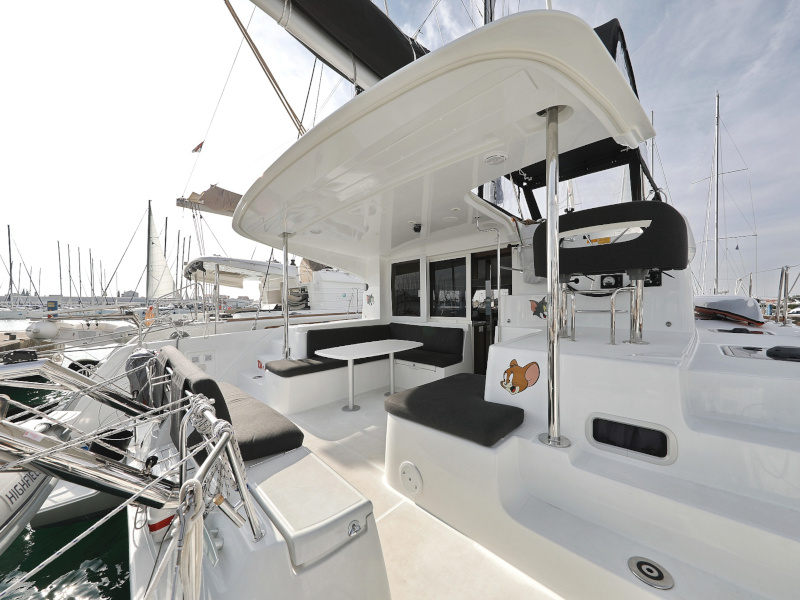 Lagoon 40 — photo 16