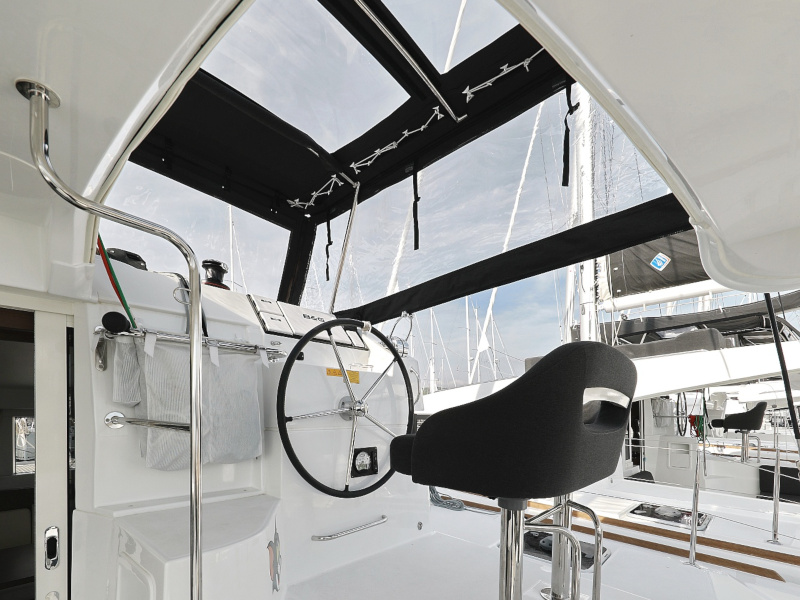 Lagoon 40 — photo 18