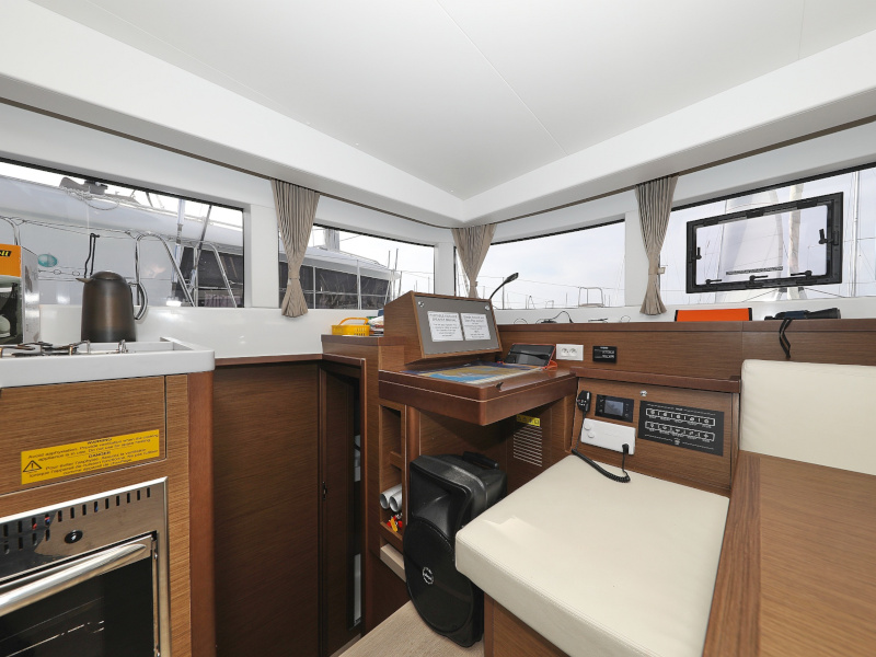 Lagoon 40 — photo 15