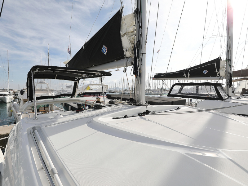 Lagoon 40 — photo 35