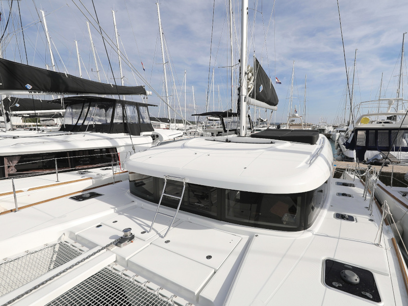 Lagoon 40 — photo 4