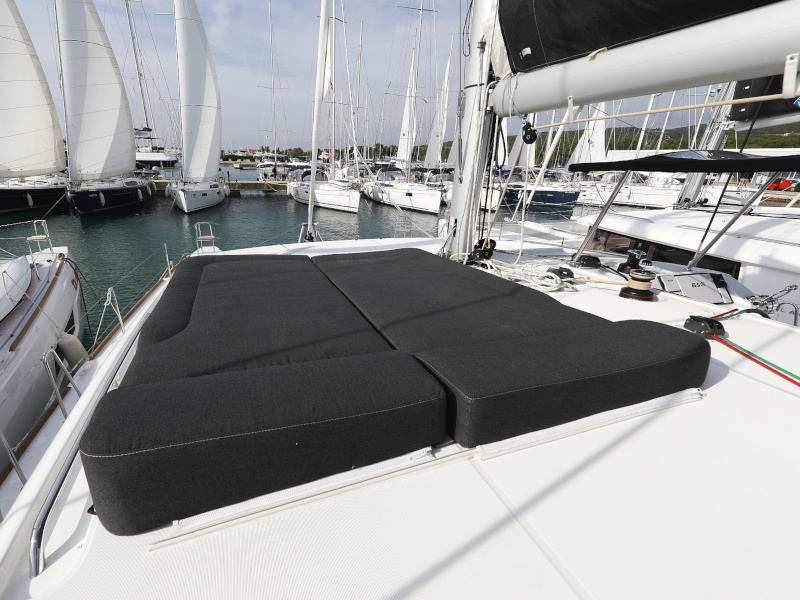 Lagoon 40 — photo 12