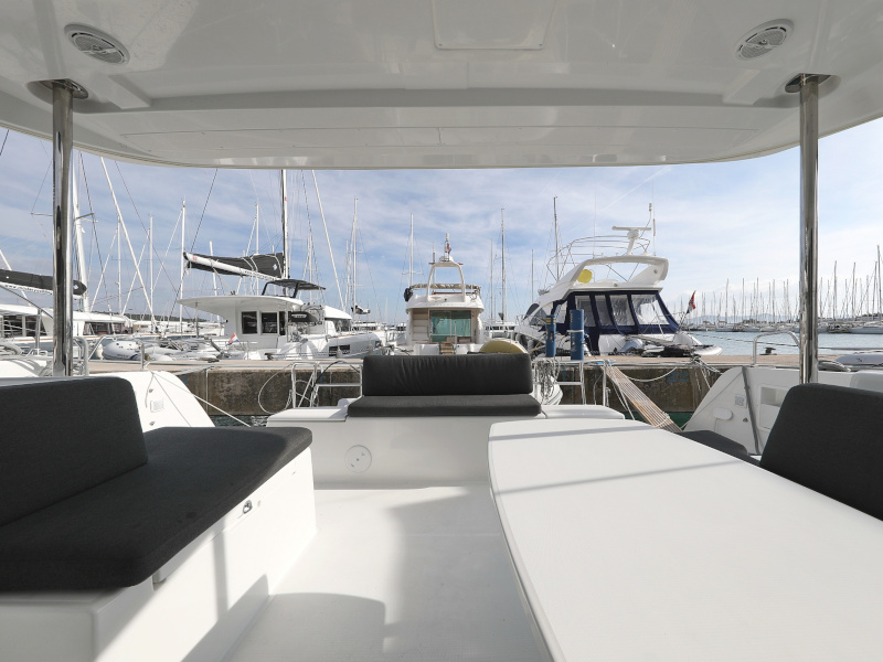 Lagoon 40 — photo 22