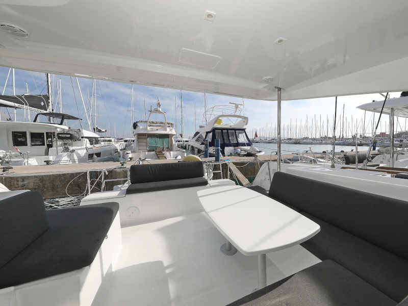Lagoon 40 — photo 32