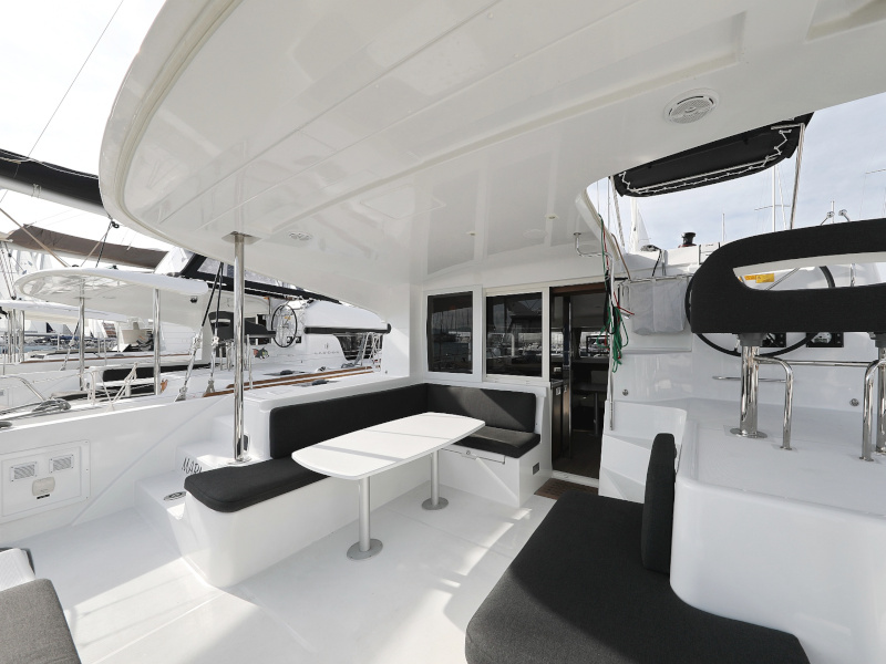 Lagoon 40 — photo 21