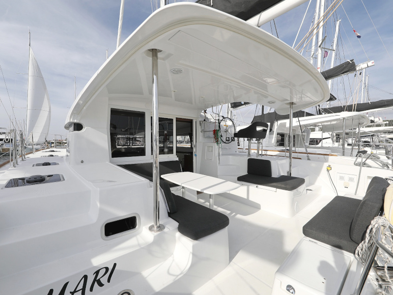 Lagoon 40 — photo 26