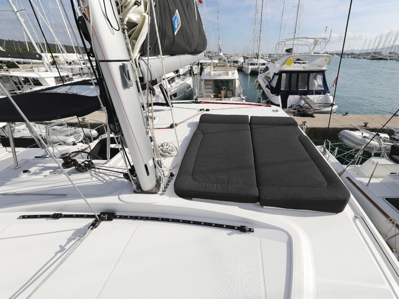 Lagoon 40 — photo 9