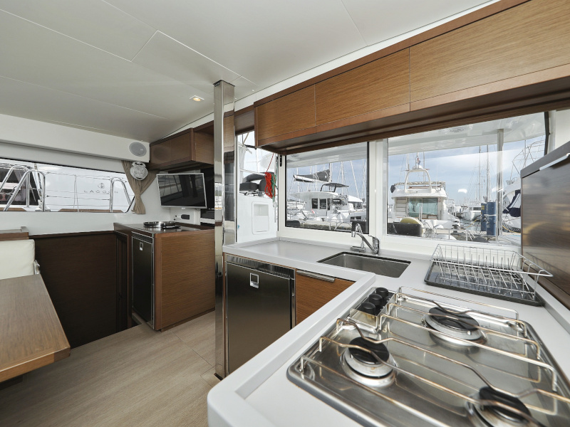 Lagoon 40 — photo 13