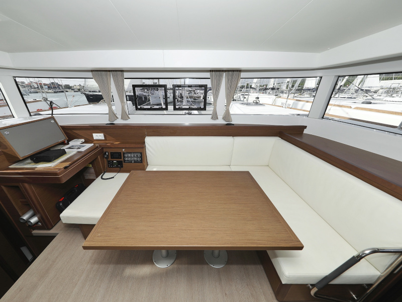 Lagoon 40 — photo 29