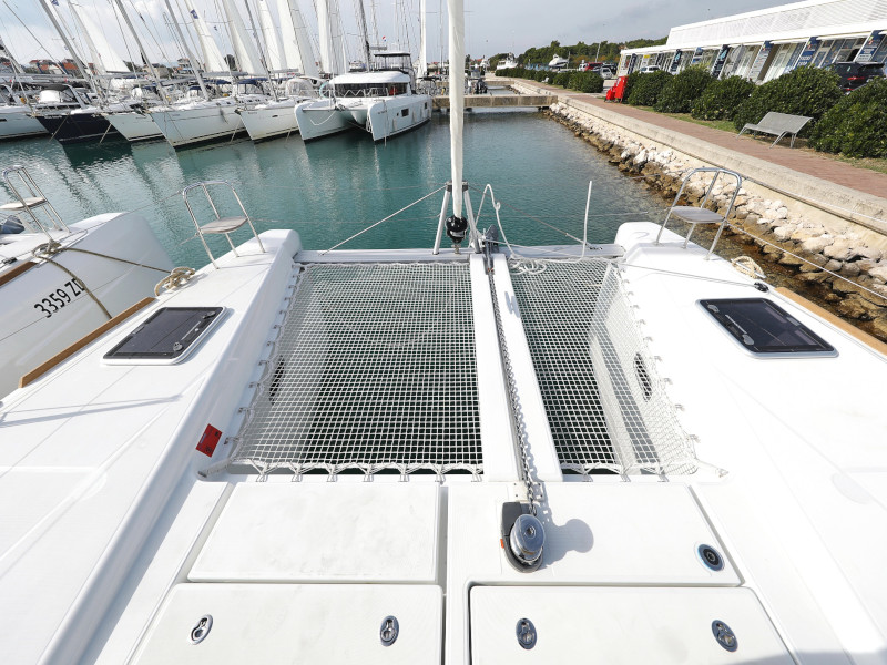 Lagoon 40 — photo 4