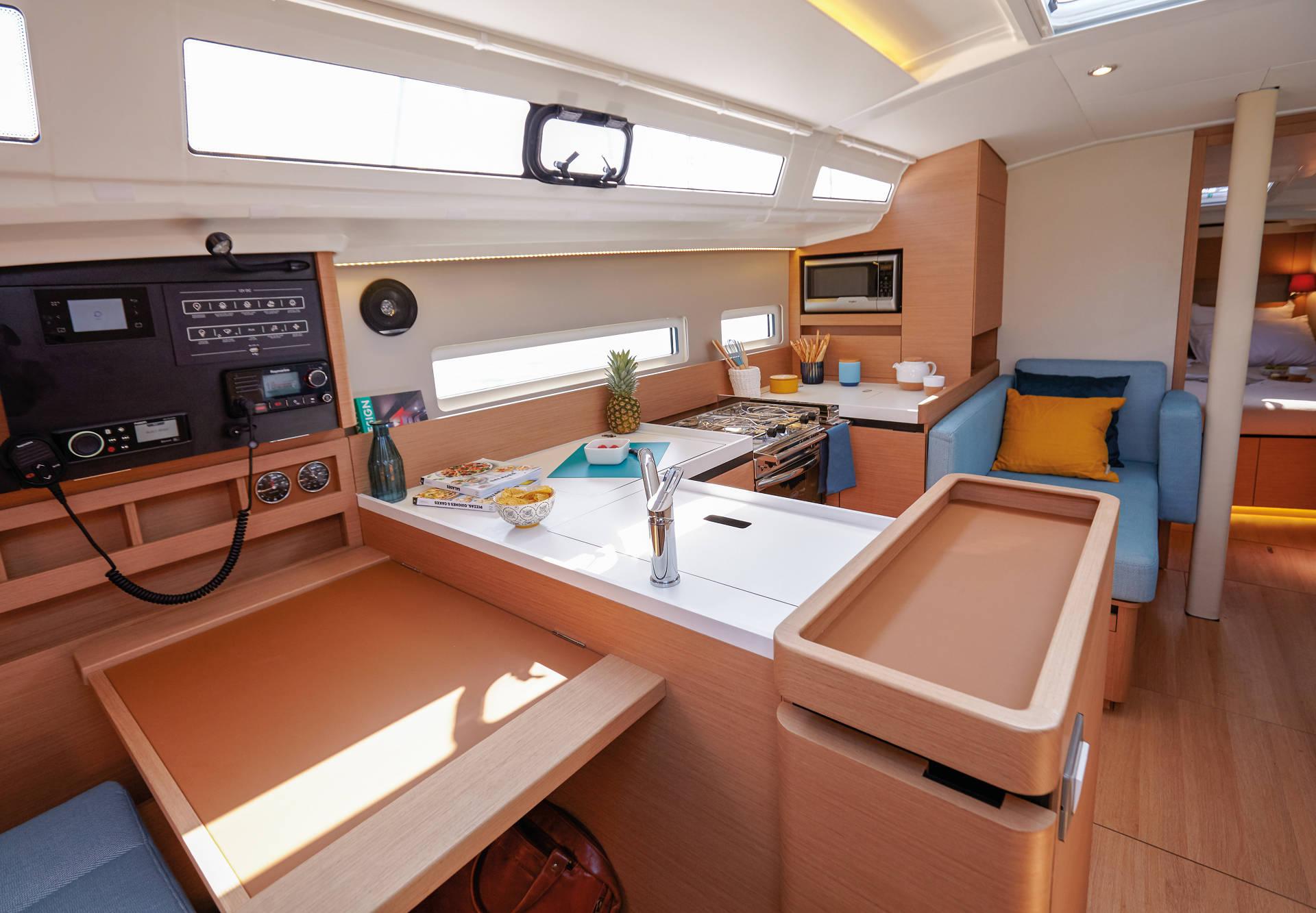 Sun Odyssey 410 — photo 8