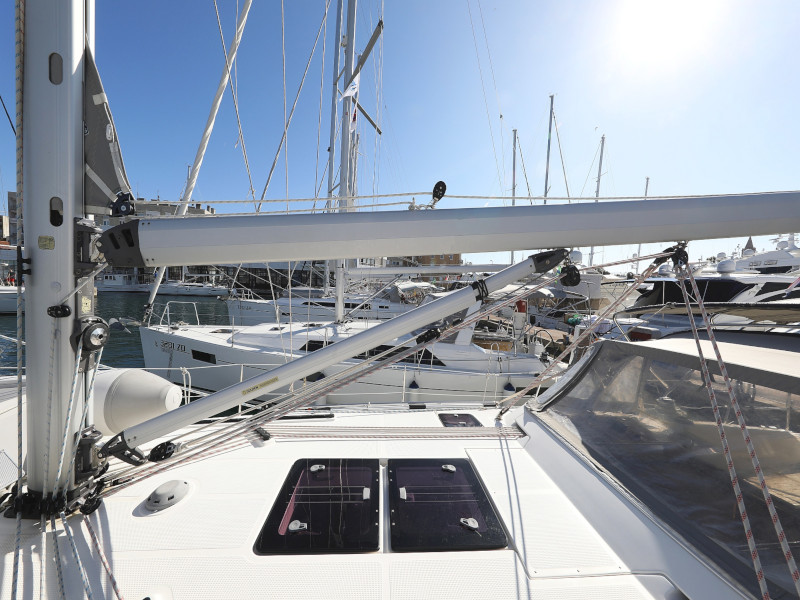 Bavaria Cruiser 40 — photo 35