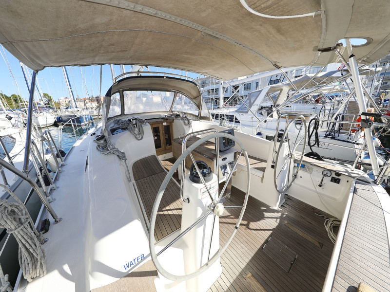 Bavaria Cruiser 40 — photo 4