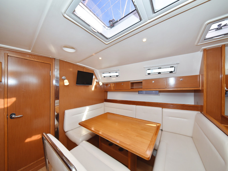 Bavaria Cruiser 40 — photo 19