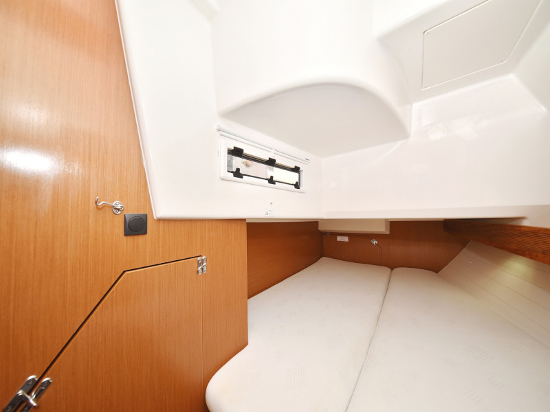 Bavaria Cruiser 40 — photo 44