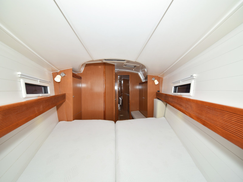 Bavaria Cruiser 40 — photo 38