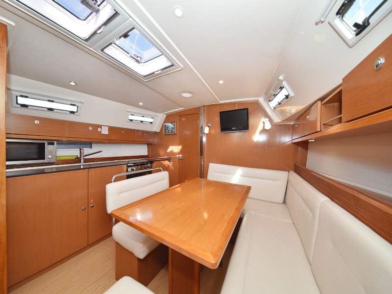Bavaria Cruiser 40 — photo 21