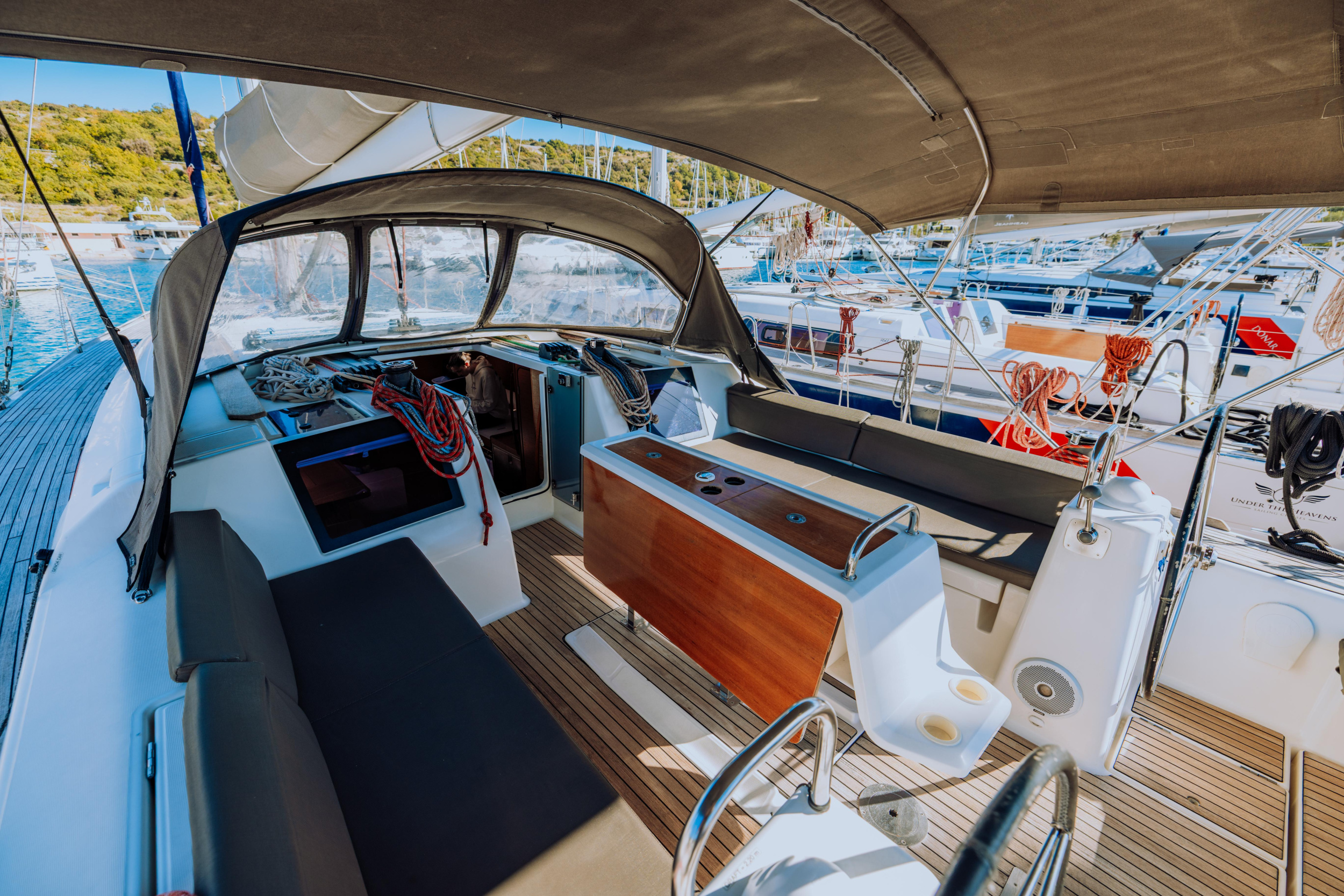 Dufour 460 Grand Large — photo 17