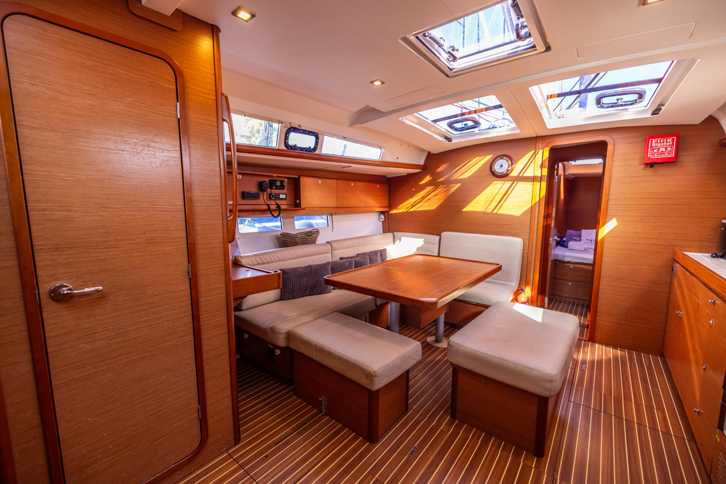 Dufour 460 Grand Large — photo 3