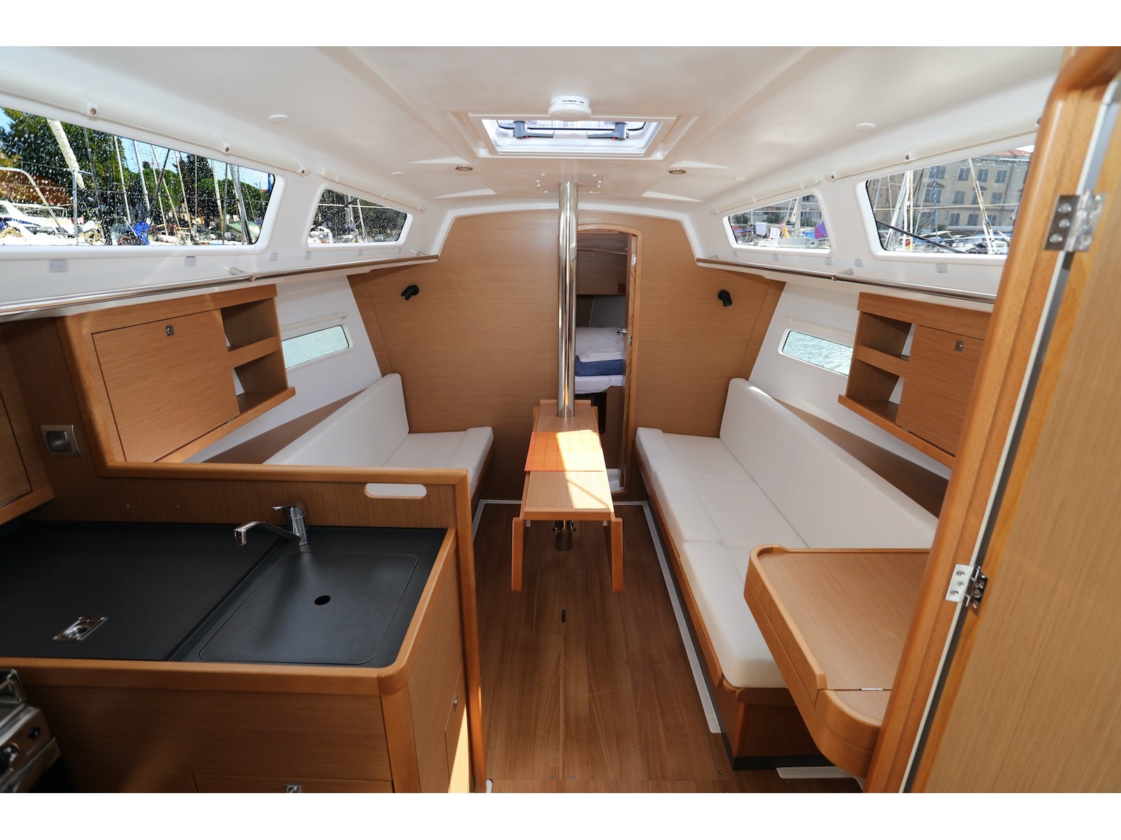 Sun Odyssey 319 — photo 4