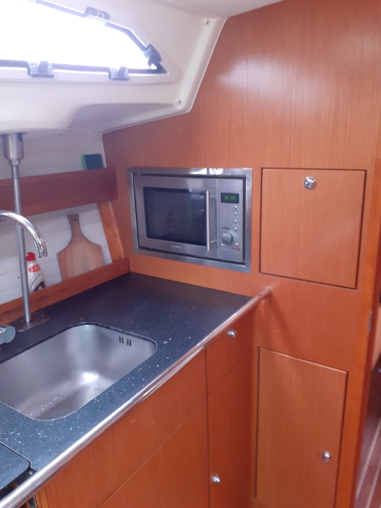 Bavaria 43 Cruiser — photo 7