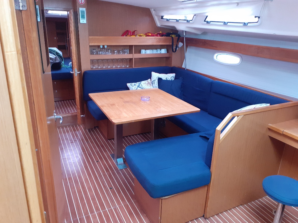 Bavaria 43 Cruiser — photo 12
